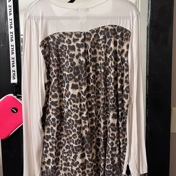 Light weight cream and leopard top - Picture 4 of 4